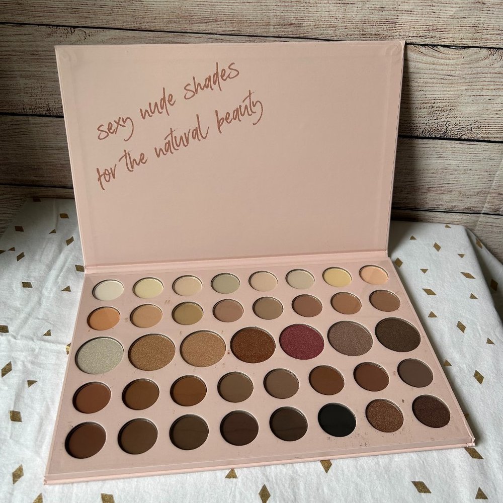 🎉Host Pick🎉 DESNUDA Makeup Depot Eyeshadow Palette